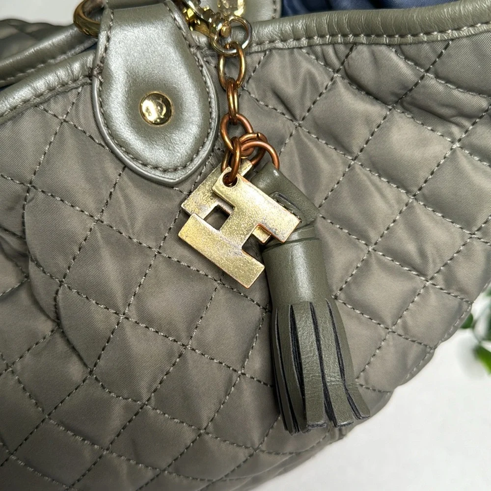♥️🐢 Tommy Hilfiger Tote 🐢♥️ - Picture 2 of 10